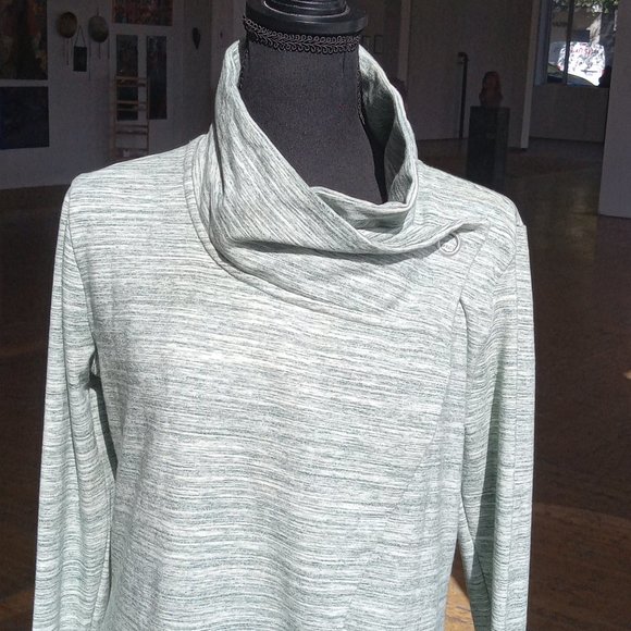 Danskin sage white and gray long sleeve asymmetrical athletic/ Leisure wear top - Picture 7 of 12